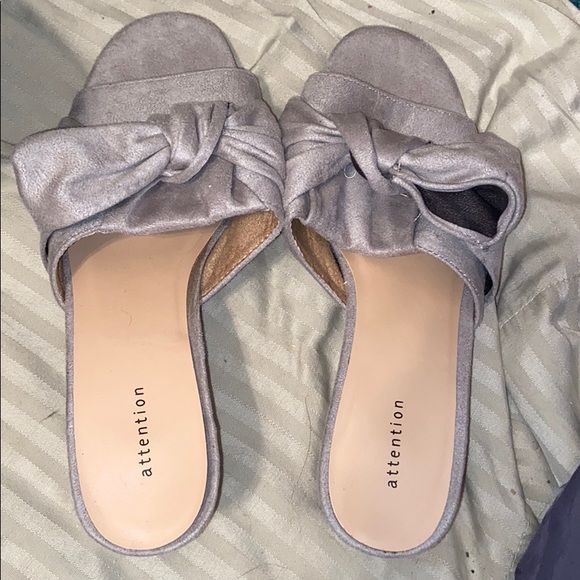 NWOB Gray Block Heeled Mules with Bow - Picture 1 of 5